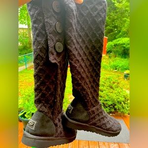 Classic Sweater Ugg Boots ⛄️